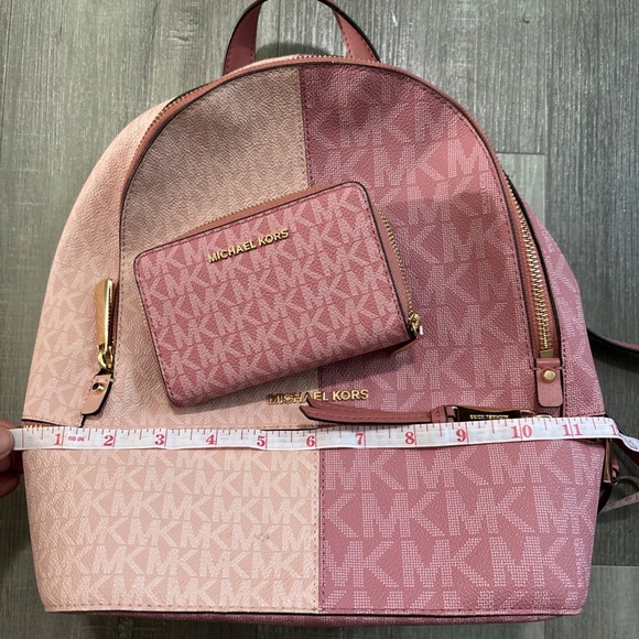 Michael Kors pink backpack - Picture 8 of 10